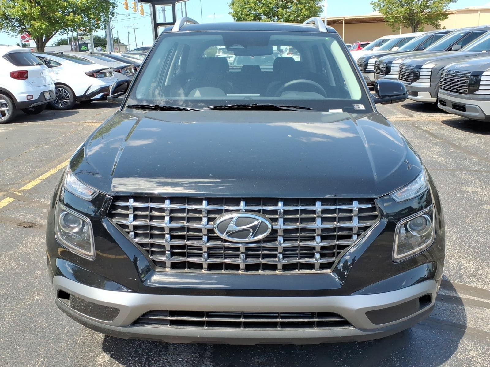 New 2026 Hyundai Venue SEL FWD image 2