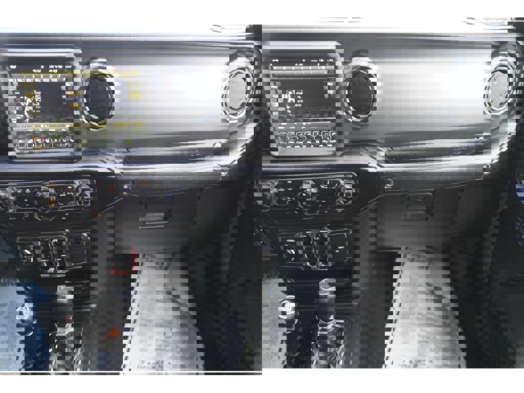 Used 2021 Jeep Gladiator Sport image 18