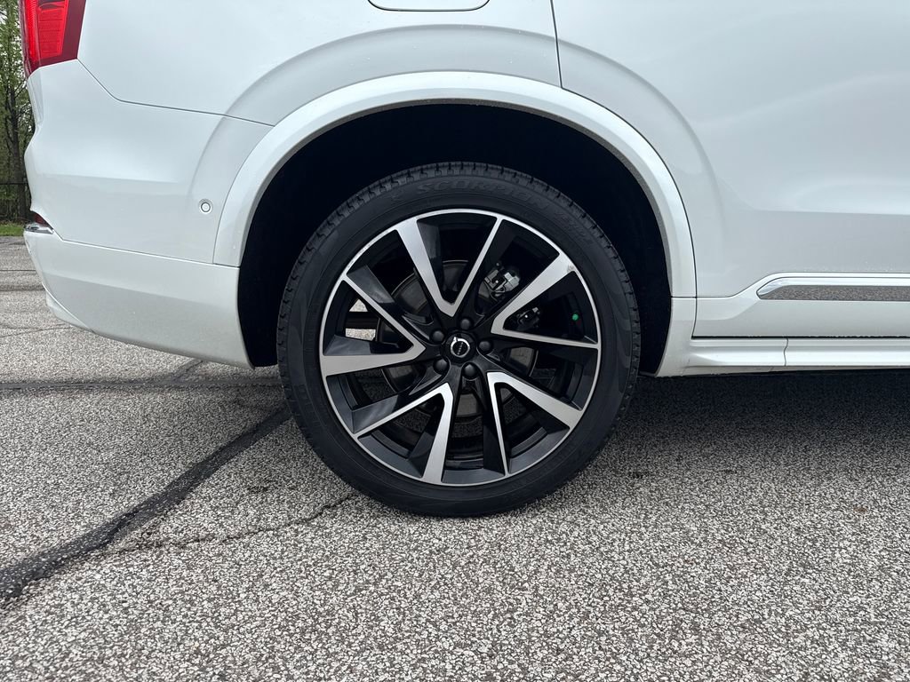Used 2024 Volvo XC90 B6 Plus w/ Protection Package image 25