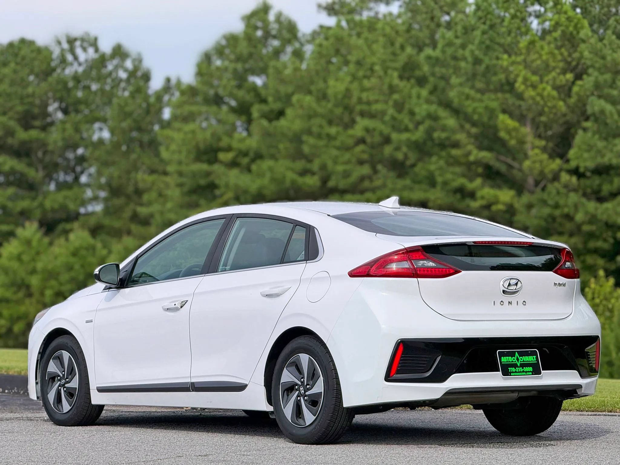 Used 2018 Hyundai Ioniq SEL w/ SEL Tech Package 02 FWD image 8