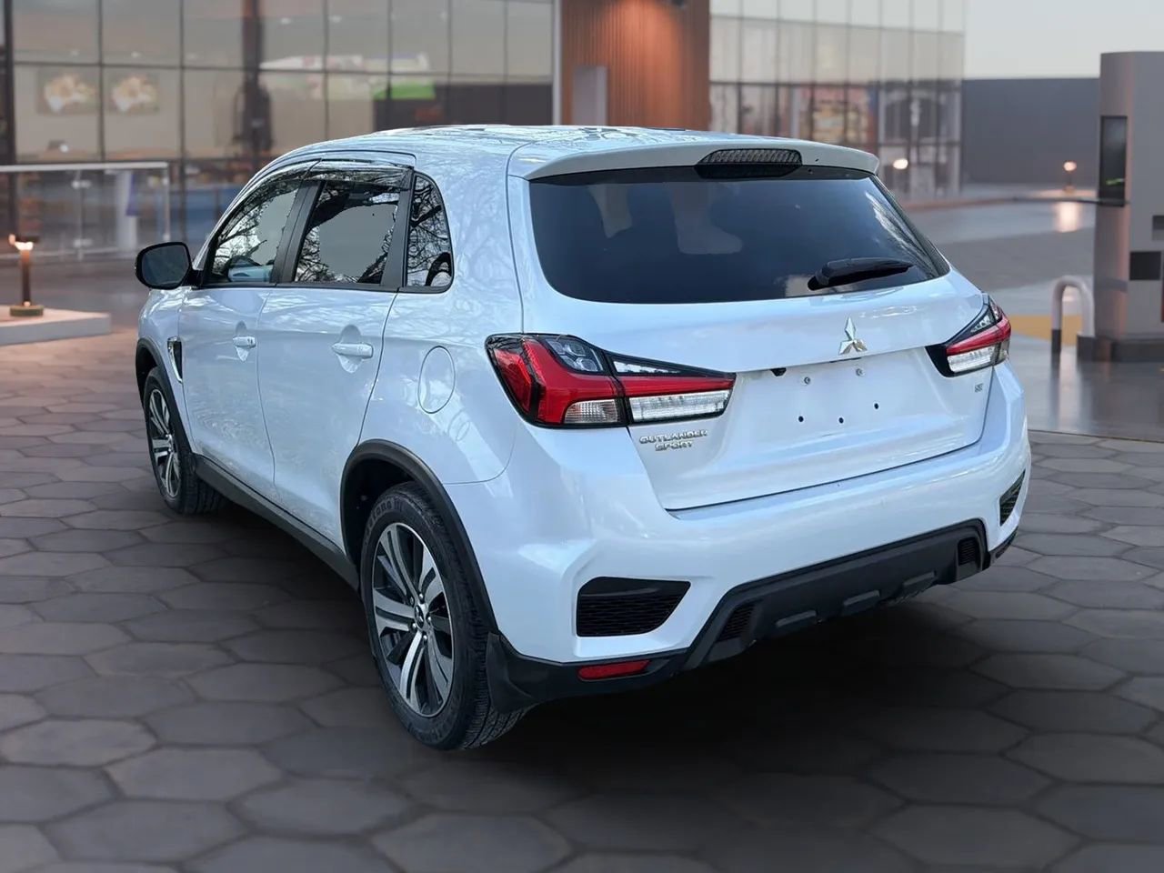Used 2022 Mitsubishi Outlander Sport SE image 8