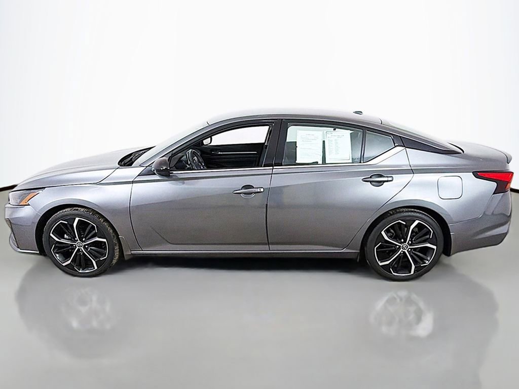 Used 2023 Nissan Altima 2.5 SR image 10