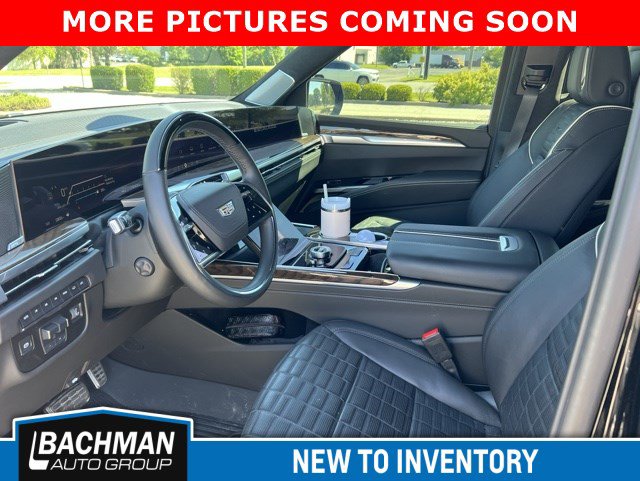 Used 2025 Cadillac Escalade Sport Platinum w/ LPO, Floor Liner Package AWD/4WD image 4