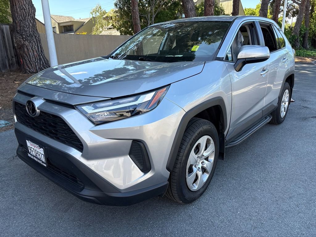 Used 2023 Toyota RAV4 LE FWD image 3