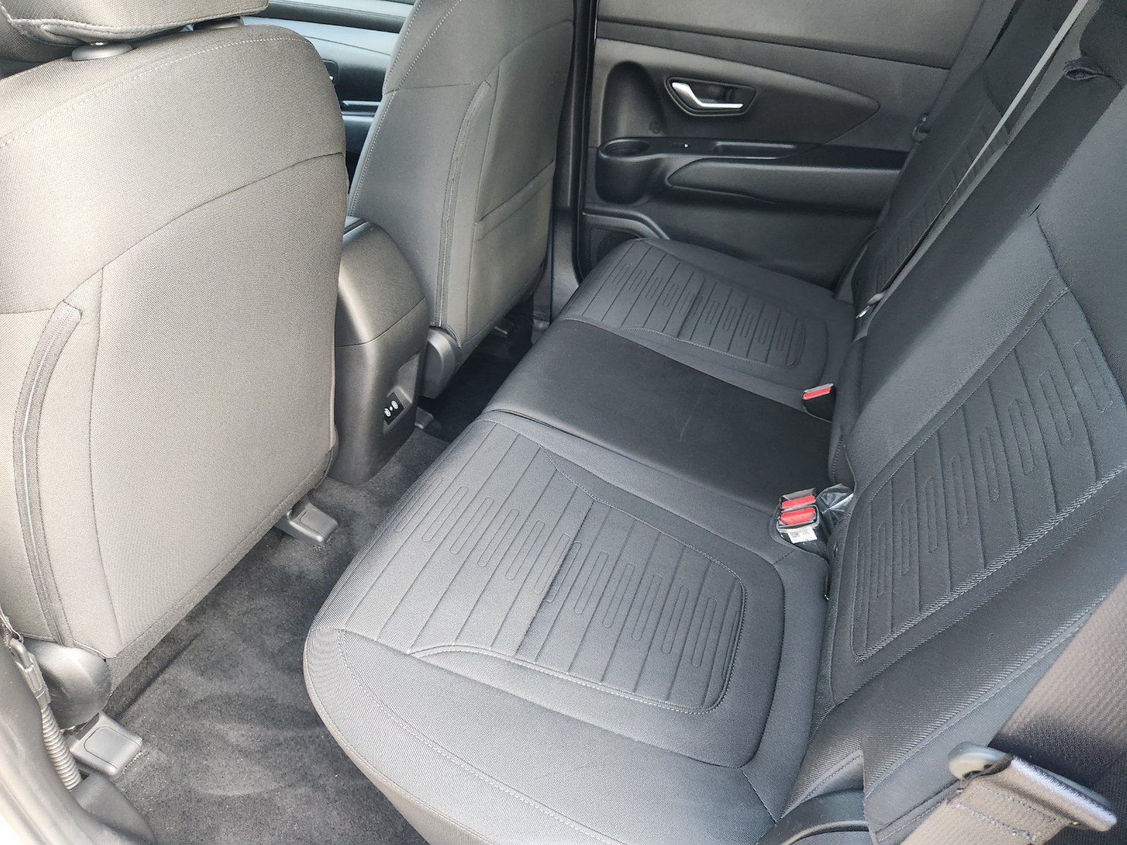 Used 2025 Hyundai Santa Cruz SE AWD/4WD image 39