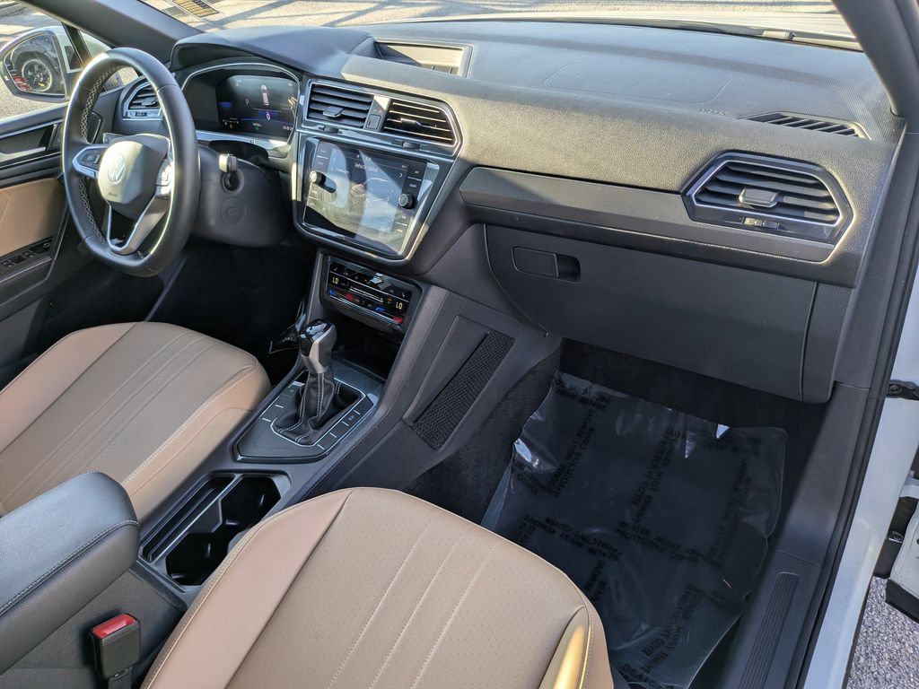 Used 2023 Volkswagen Tiguan SE FWD image 10