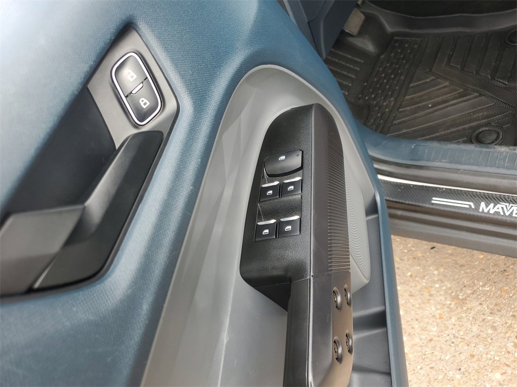 Used 2024 Ford Maverick XL image 11