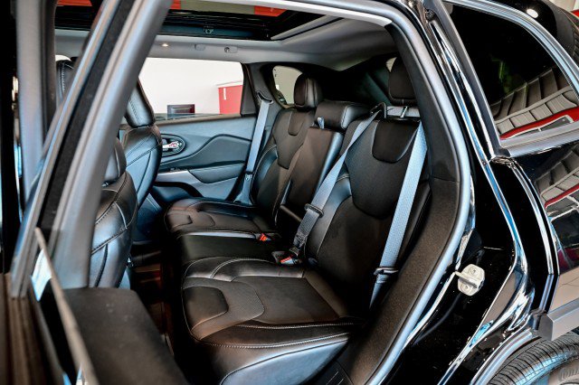 Used 2022 Jeep Cherokee Limited w/ Mopar Interior Package image 19