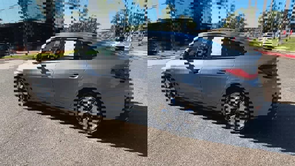 Used 2023 BMW i4 eDrive35 image 6