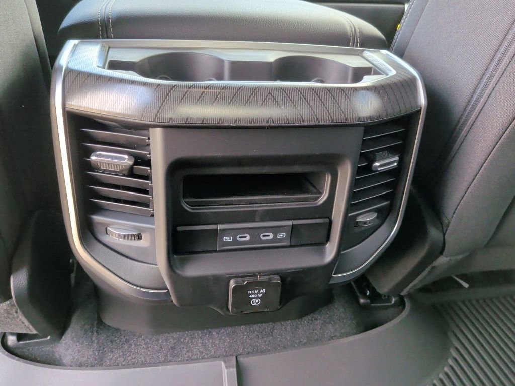 New 2026 RAM 1500 4x4 Crew Cab image 40