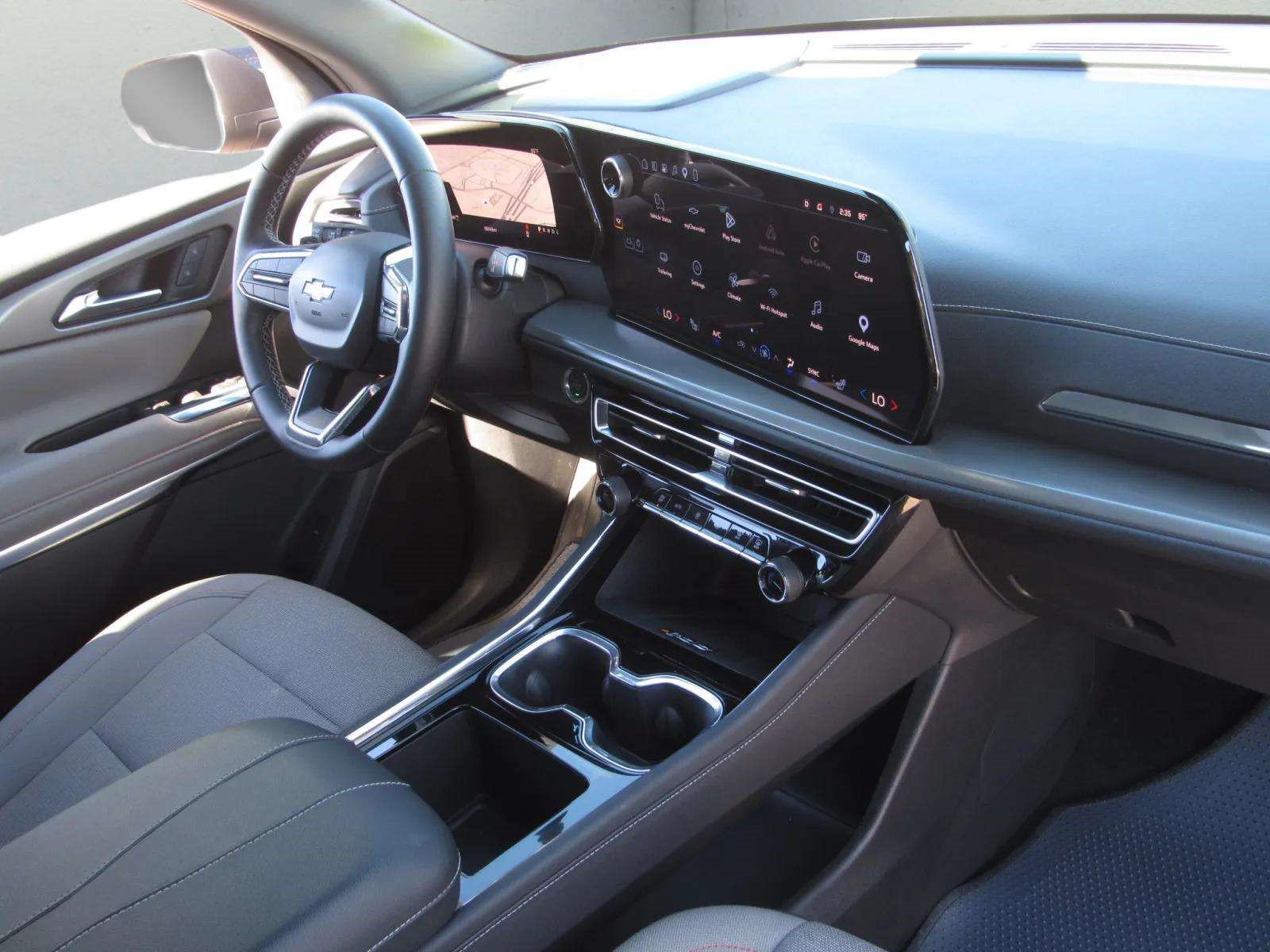 Used 2026 Chevrolet Traverse LT w/ Driver Confidence Package AWD/4WD image 9