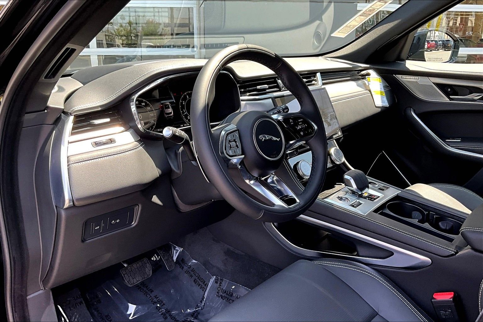 New 2026 Jaguar F-PACE R-Dynamic S image 6