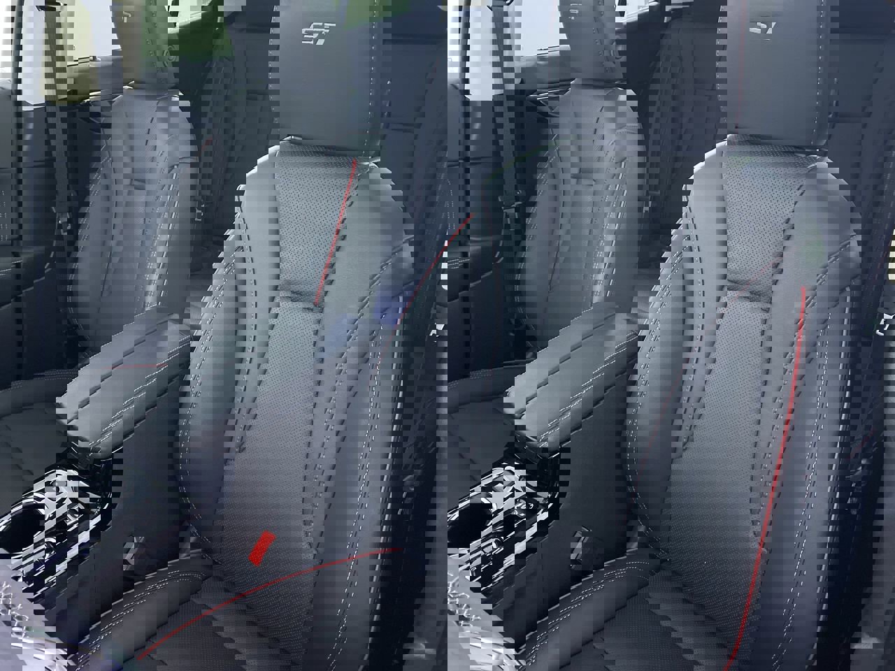 Certified 2023 Buick Envision Essence w/ Sport Touring Package image 11