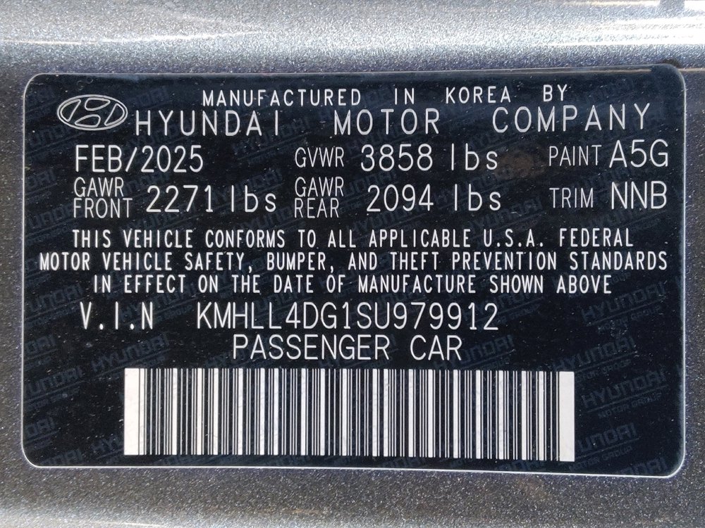 Used 2025 Hyundai Elantra SE image 33