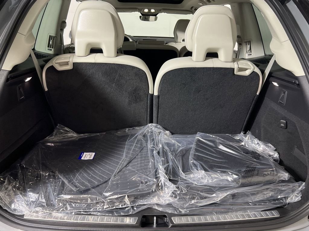 New 2026 Volvo XC90 B6 Ultra w/ Protection Package image 19