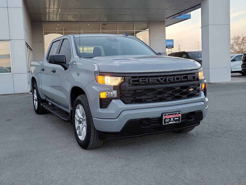 Used 2024 Chevrolet Silverado 1500 Custom image 2
