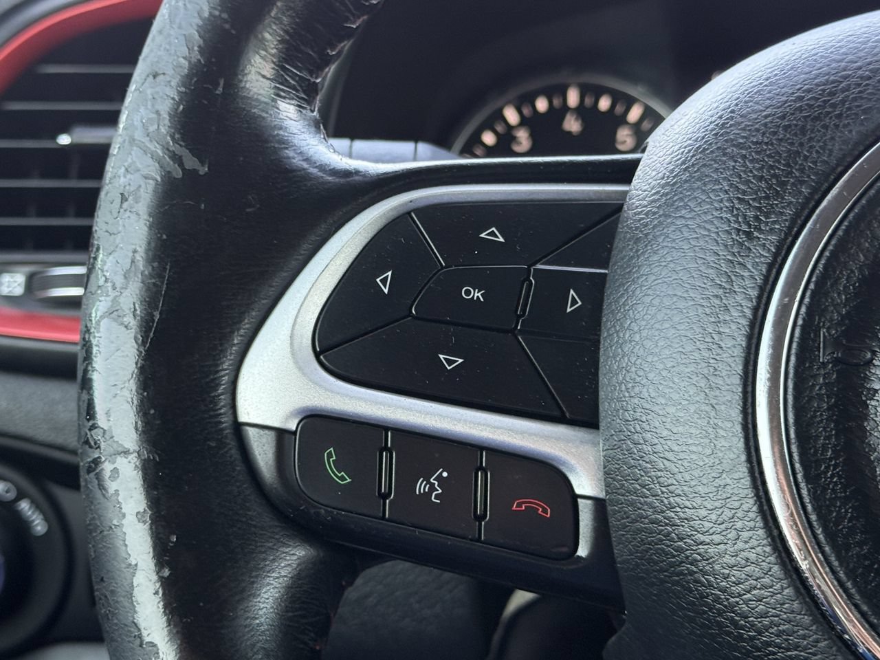 Used 2017 Jeep Renegade Trailhawk AWD/4WD image 12