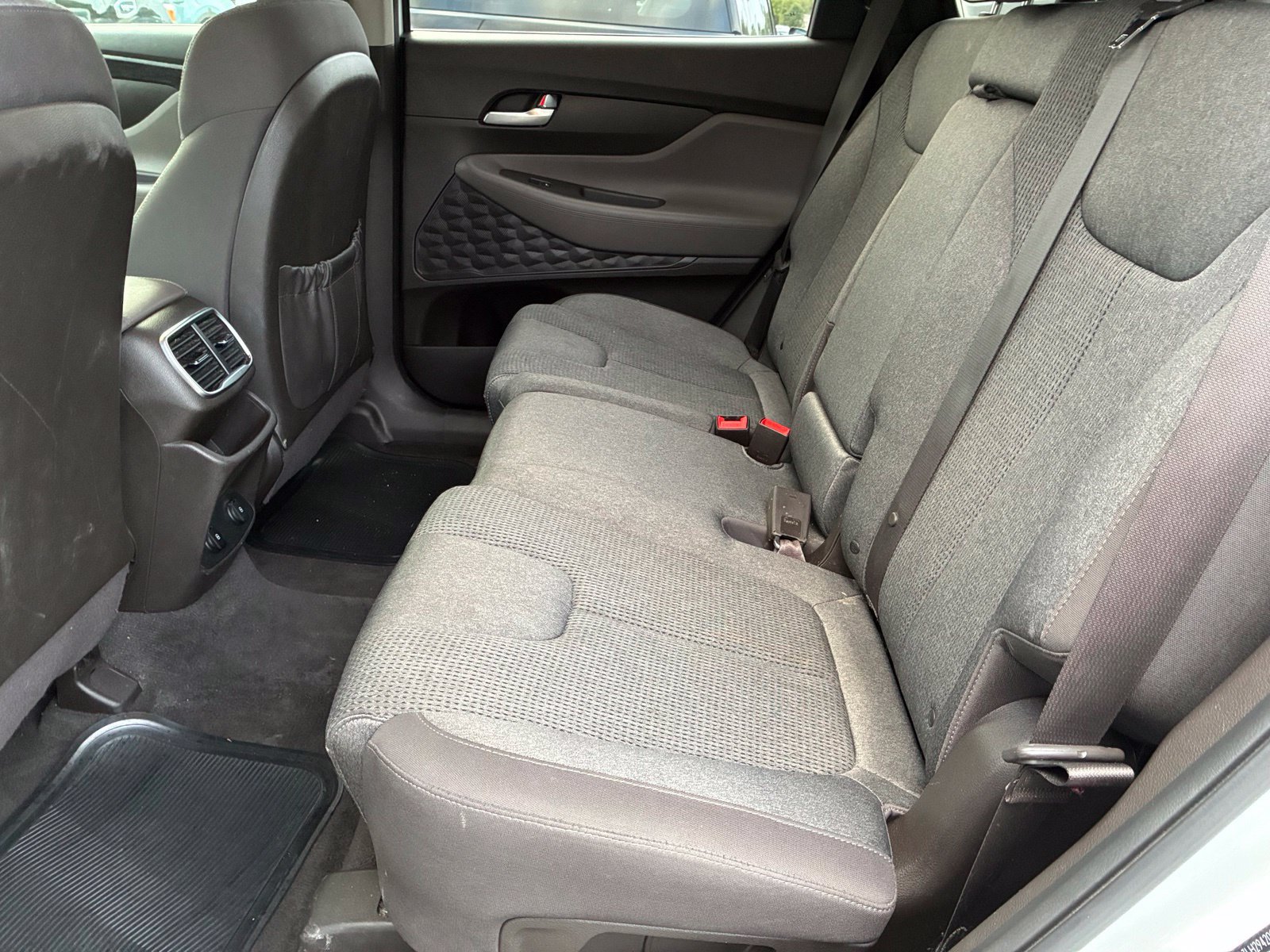 Used 2020 Hyundai Santa Fe SEL FWD image 12
