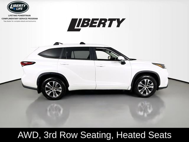 Used 2024 Toyota Highlander XLE image 8