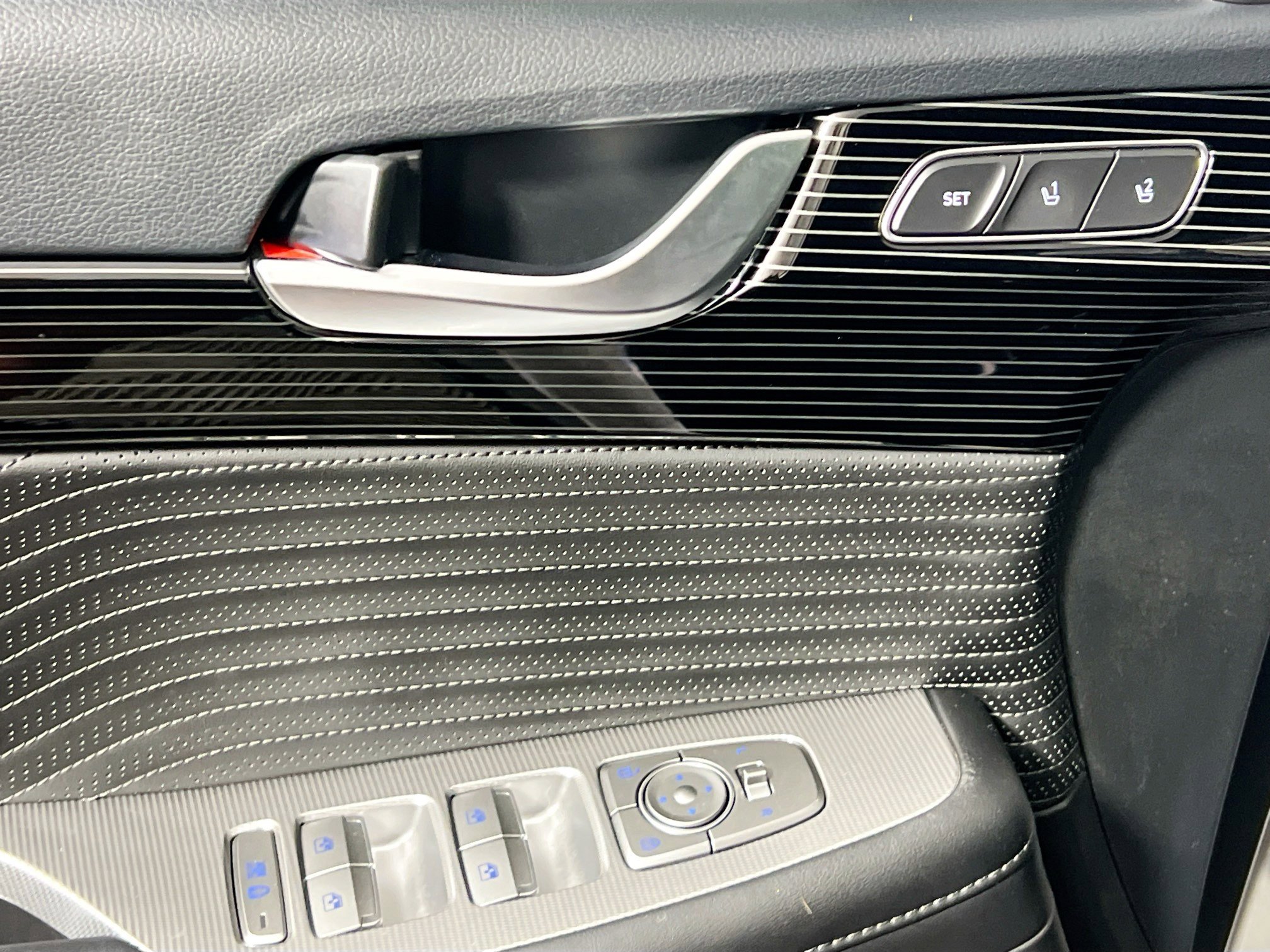 Used 2025 Hyundai Palisade Calligraphy image 16