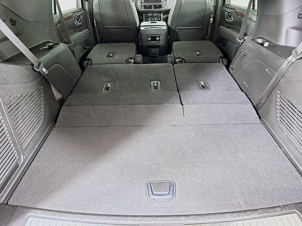 Used 2024 Chevrolet Tahoe Premier w/ Premium Package AWD/4WD image 19