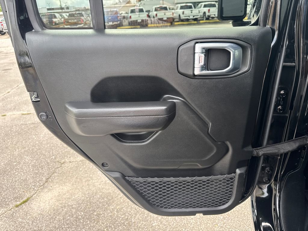 Used 2022 Jeep Gladiator Sport AWD/4WD image 14