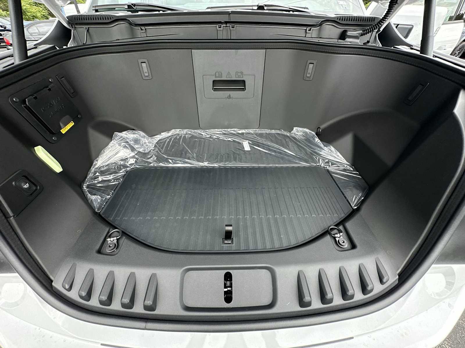 New 2025 Ford F150 Lightning Lariat image 28