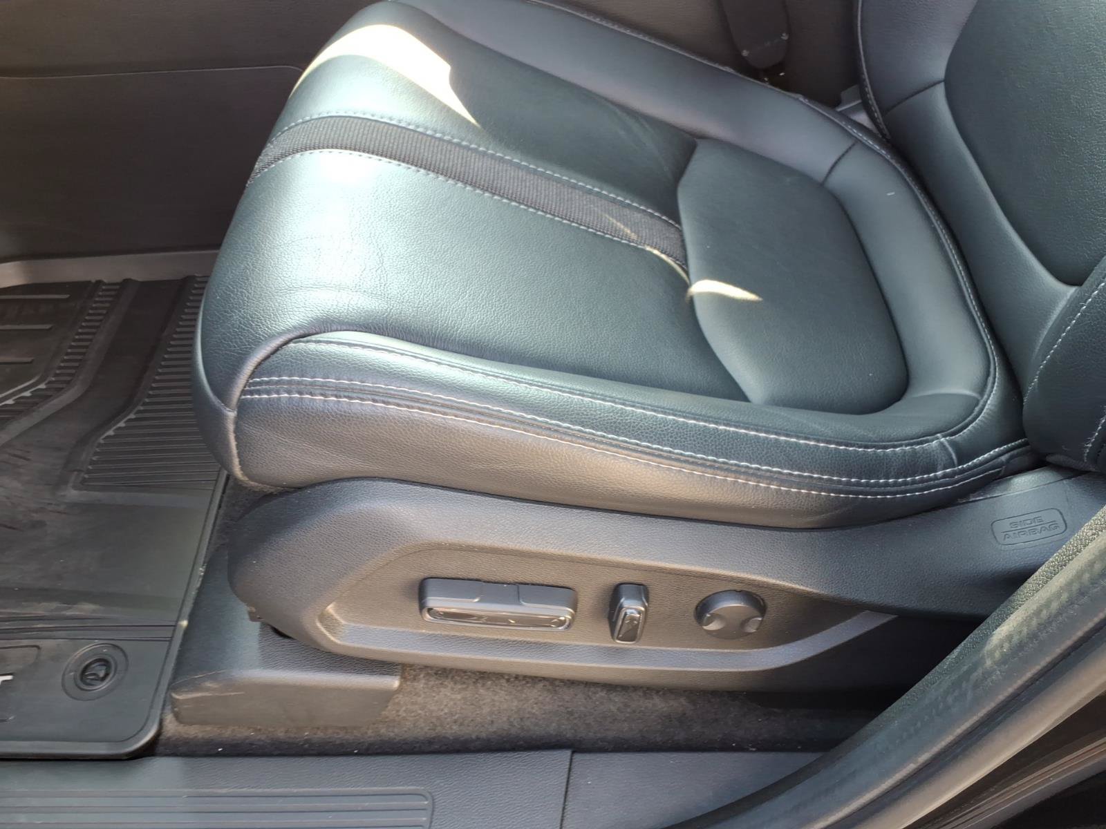 Certified 2025 Honda Pilot Touring image 16
