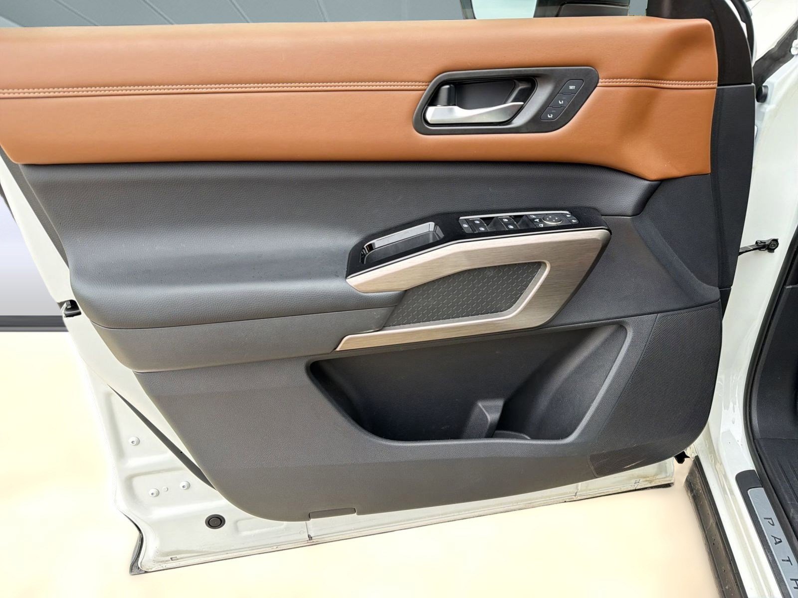 Used 2023 Nissan Pathfinder Platinum image 22