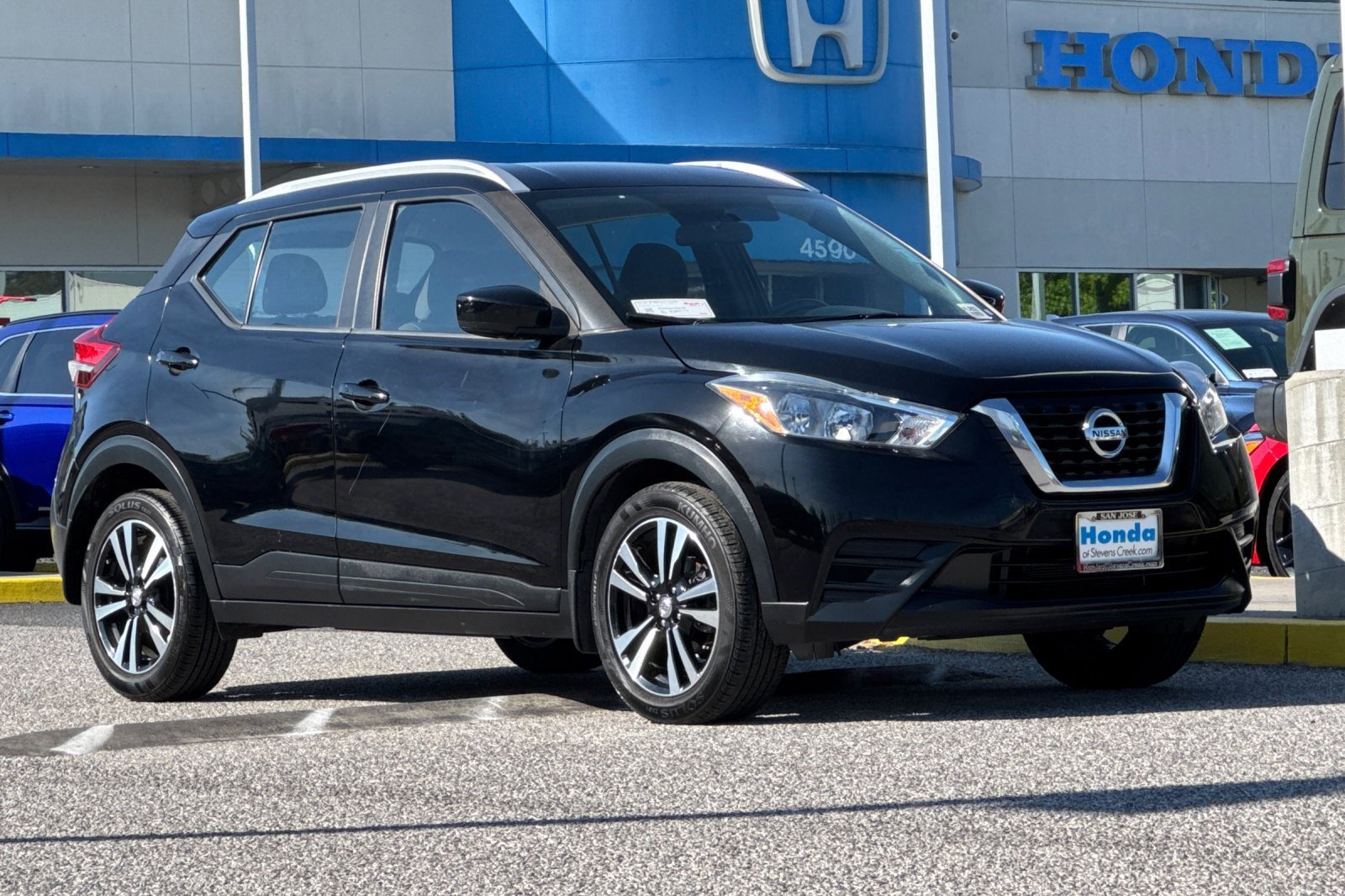 Used 2019 Nissan Kicks SV image 6