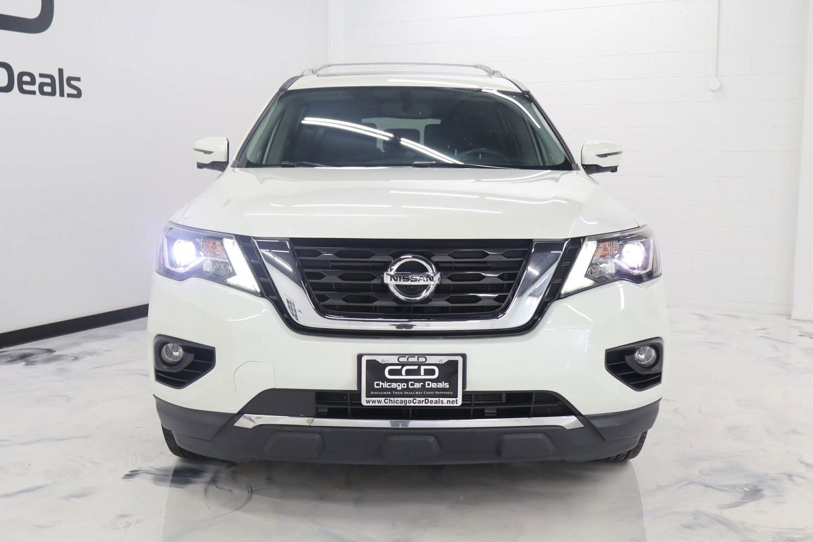 Used 2017 Nissan Pathfinder Platinum w/ Cargo Package AWD/4WD image 3