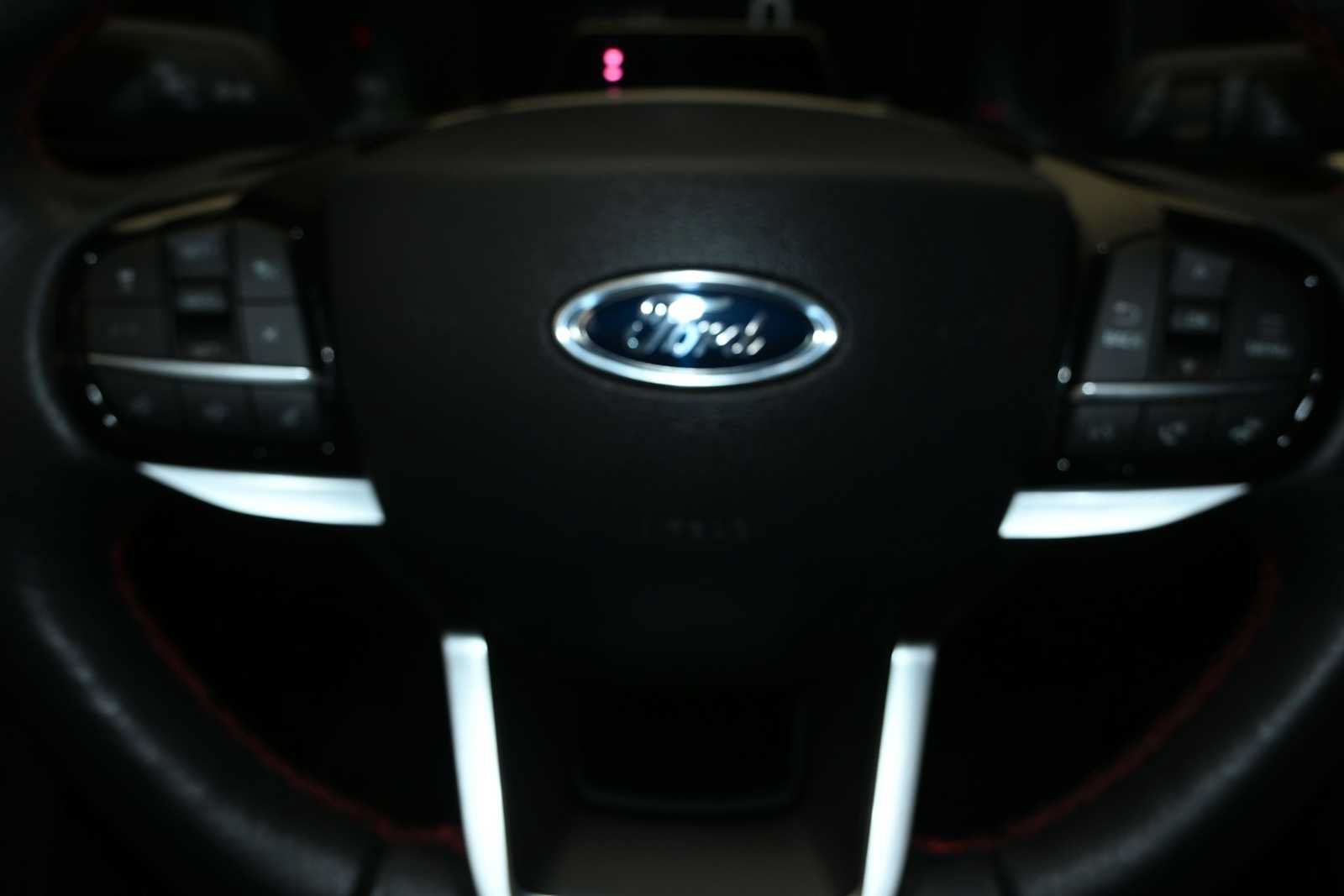 Used 2025 Ford Explorer ST-Line AWD/4WD image 12