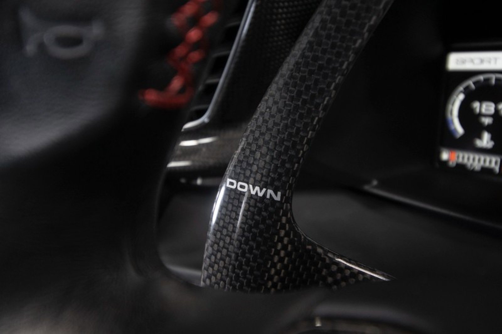 Used 2018 Ferrari 488 Spider image 36