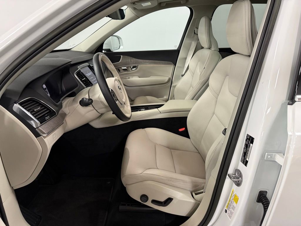 Used 2023 Volvo XC90 B6 Plus AWD/4WD image 9