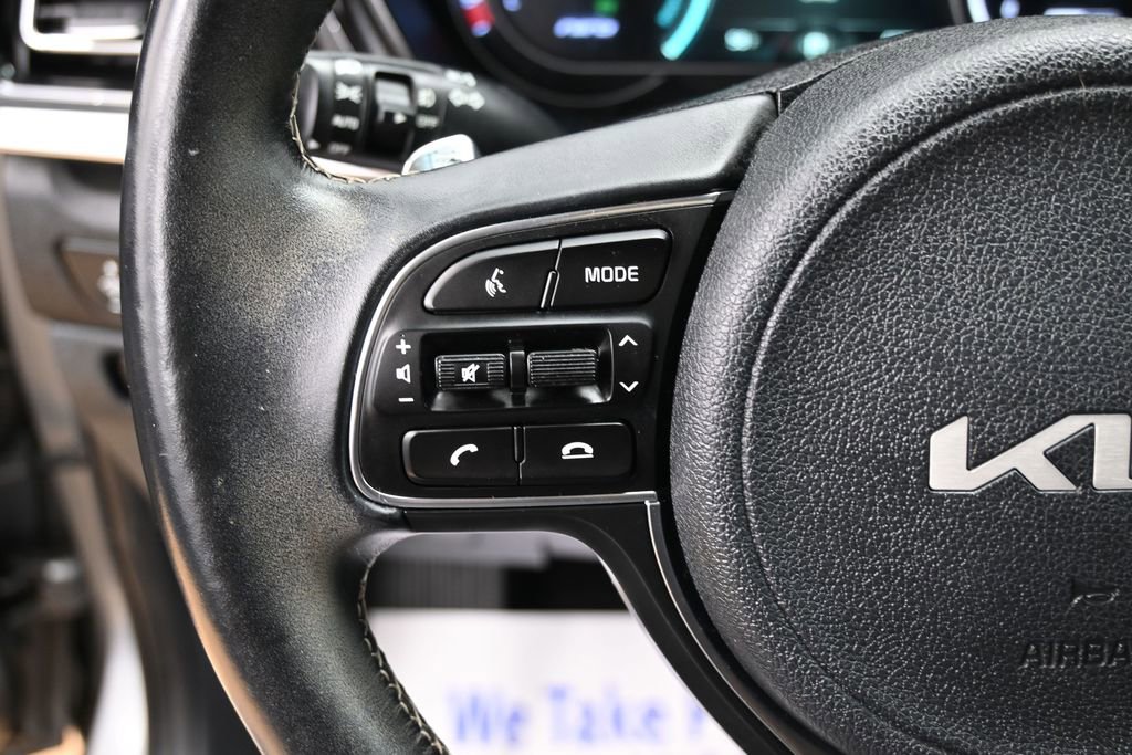 Used 2022 Kia Niro EX w/ Cold Weather Package FWD image 18