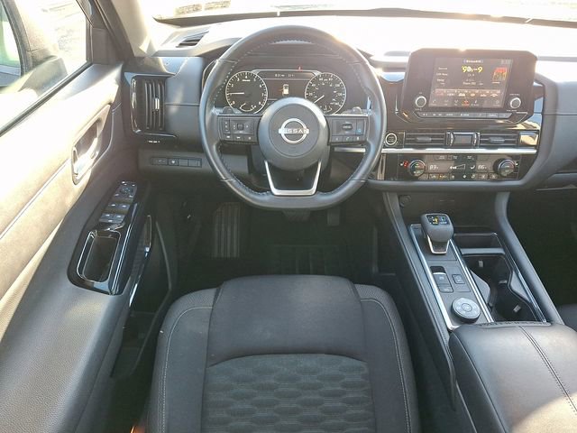 Used 2022 Nissan Pathfinder SV w/ SV Black Package AWD/4WD image 12