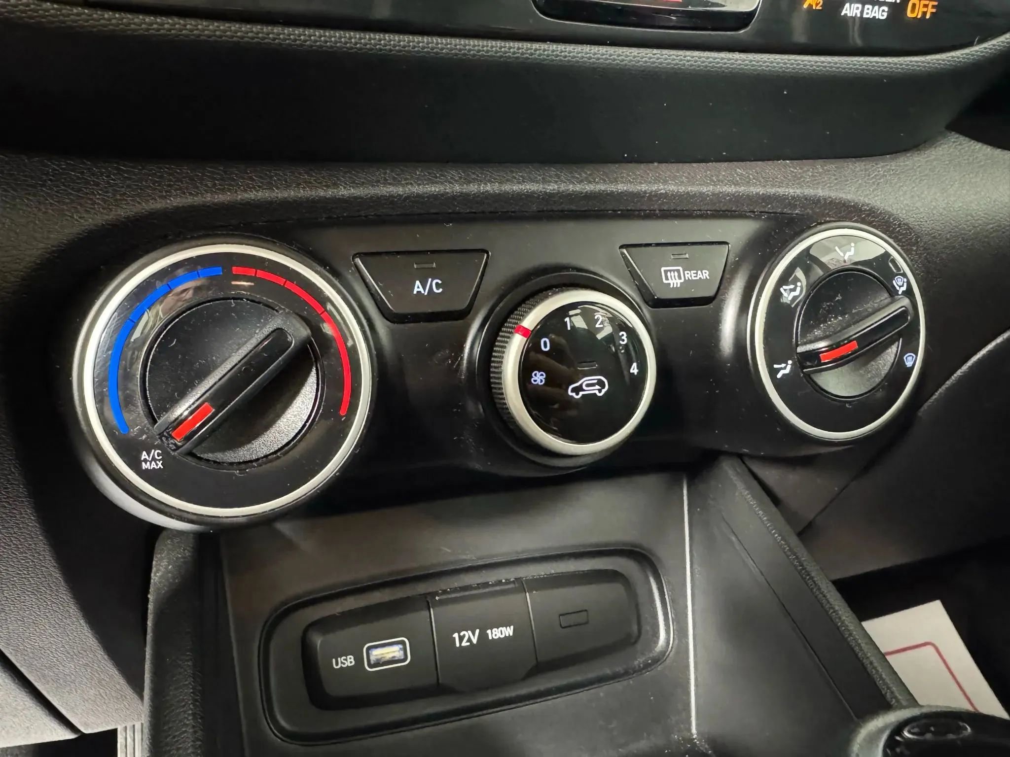 Used 2022 Hyundai Venue SE w/ Cargo Package image 40