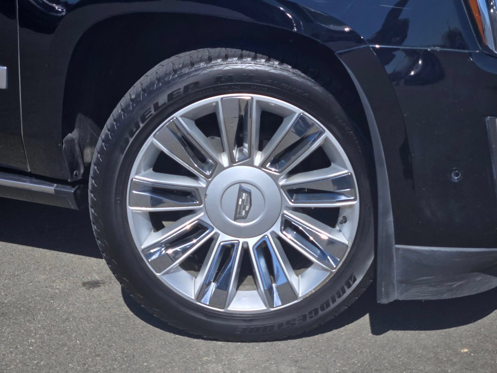 Used 2020 Cadillac Escalade ESV Platinum AWD/4WD image 9
