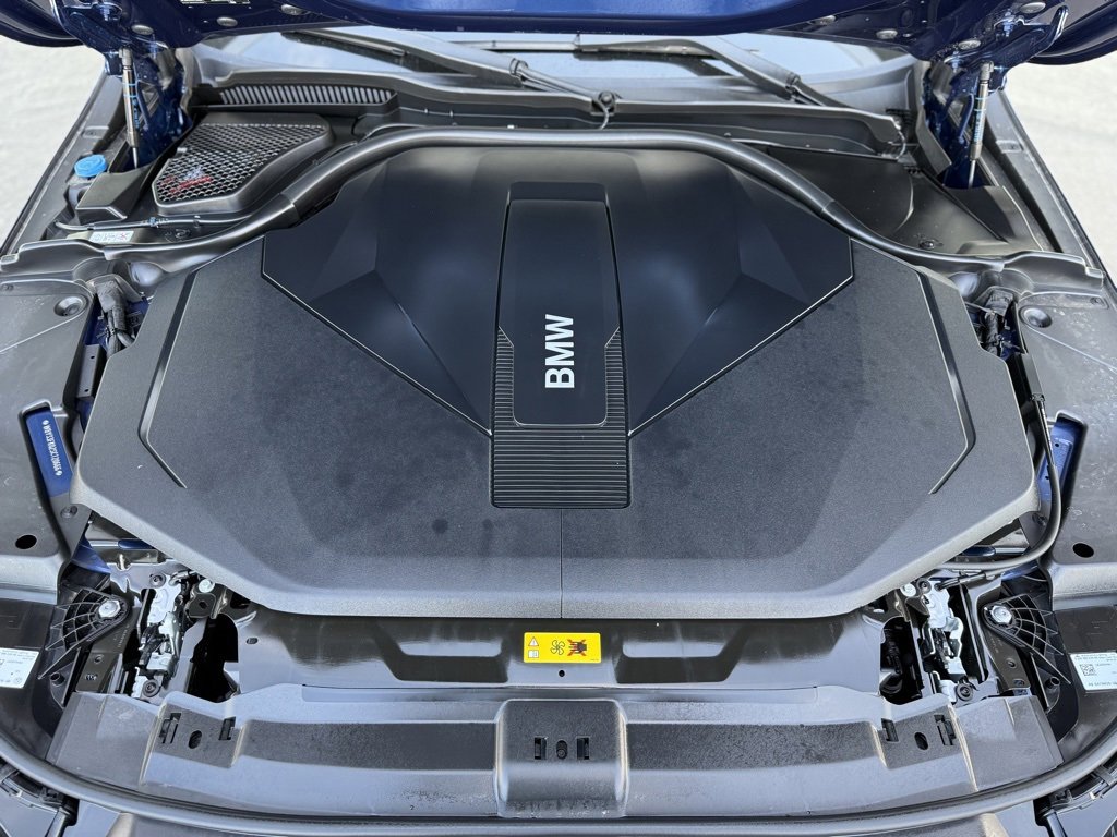 Used 2025 BMW i5 eDrive40i w/ Premium Package image 23