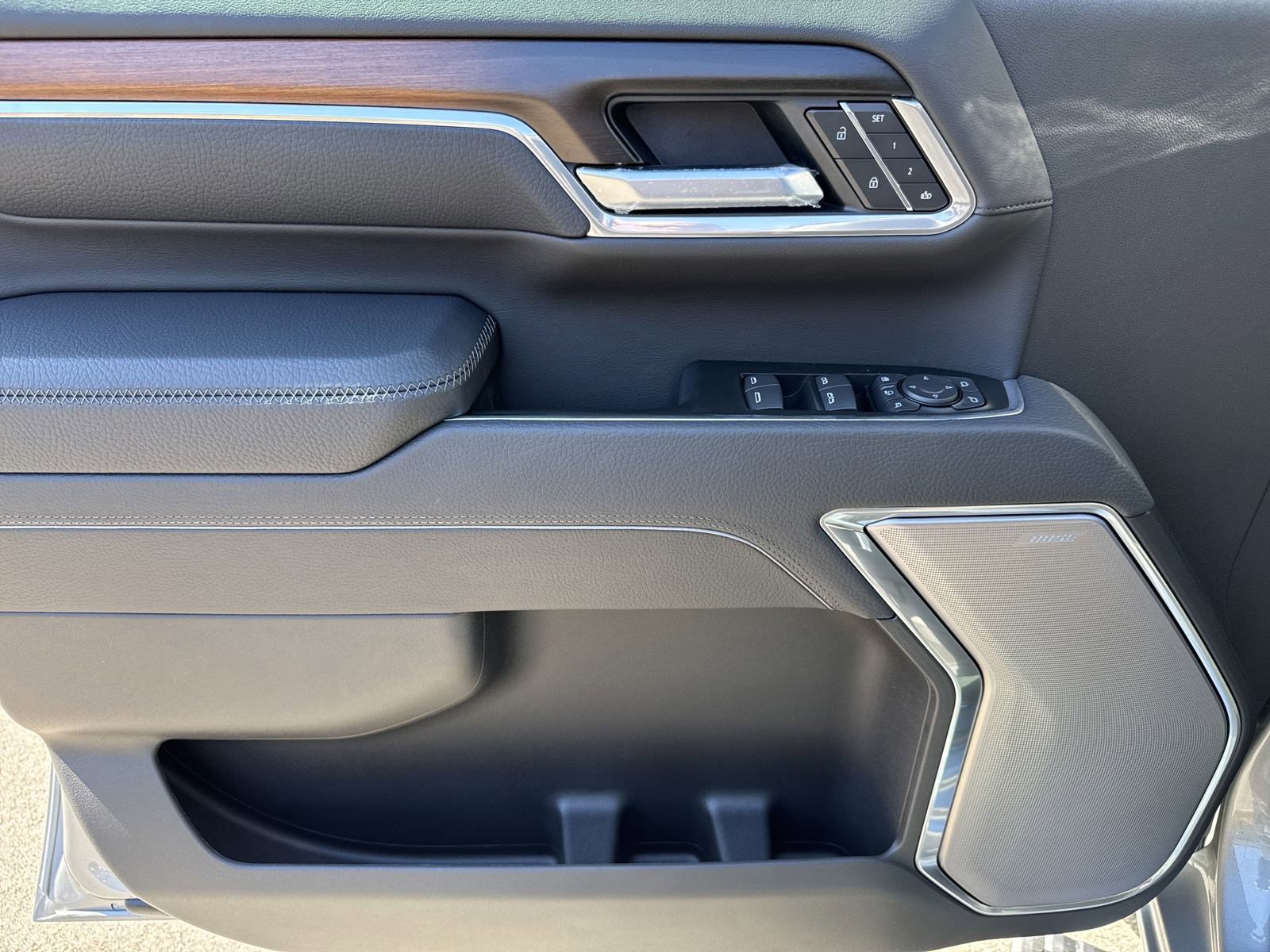 New 2025 GMC Sierra 2500 Denali w/ Denali Reserve Package image 14