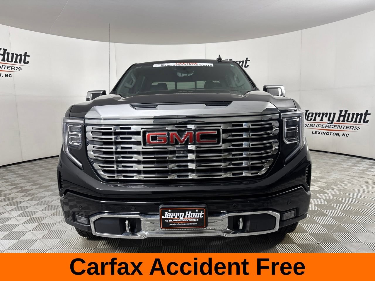 Used 2022 GMC Sierra 1500 Denali w/ Technology Package AWD/4WD image 3