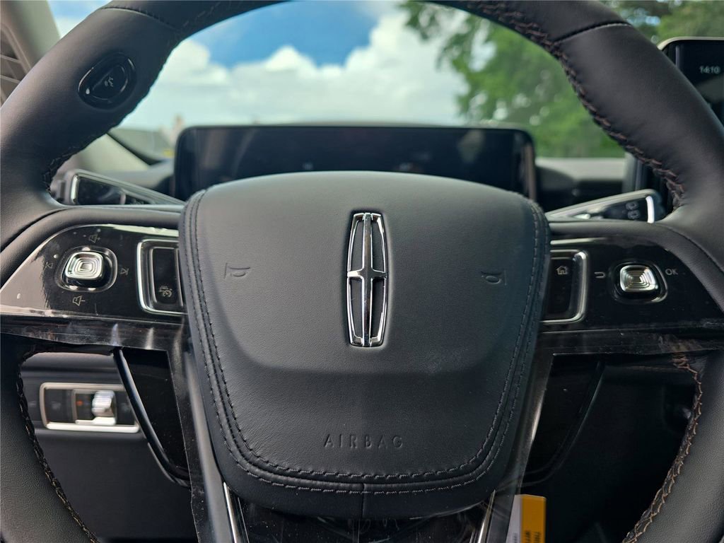 New 2026 Lincoln Aviator AWD image 21