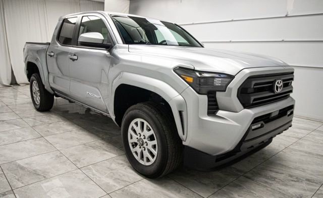 Used 2024 Toyota Tacoma SR5 image 4
