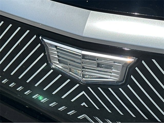New 2025 Cadillac Optiq Luxury 1 image 33