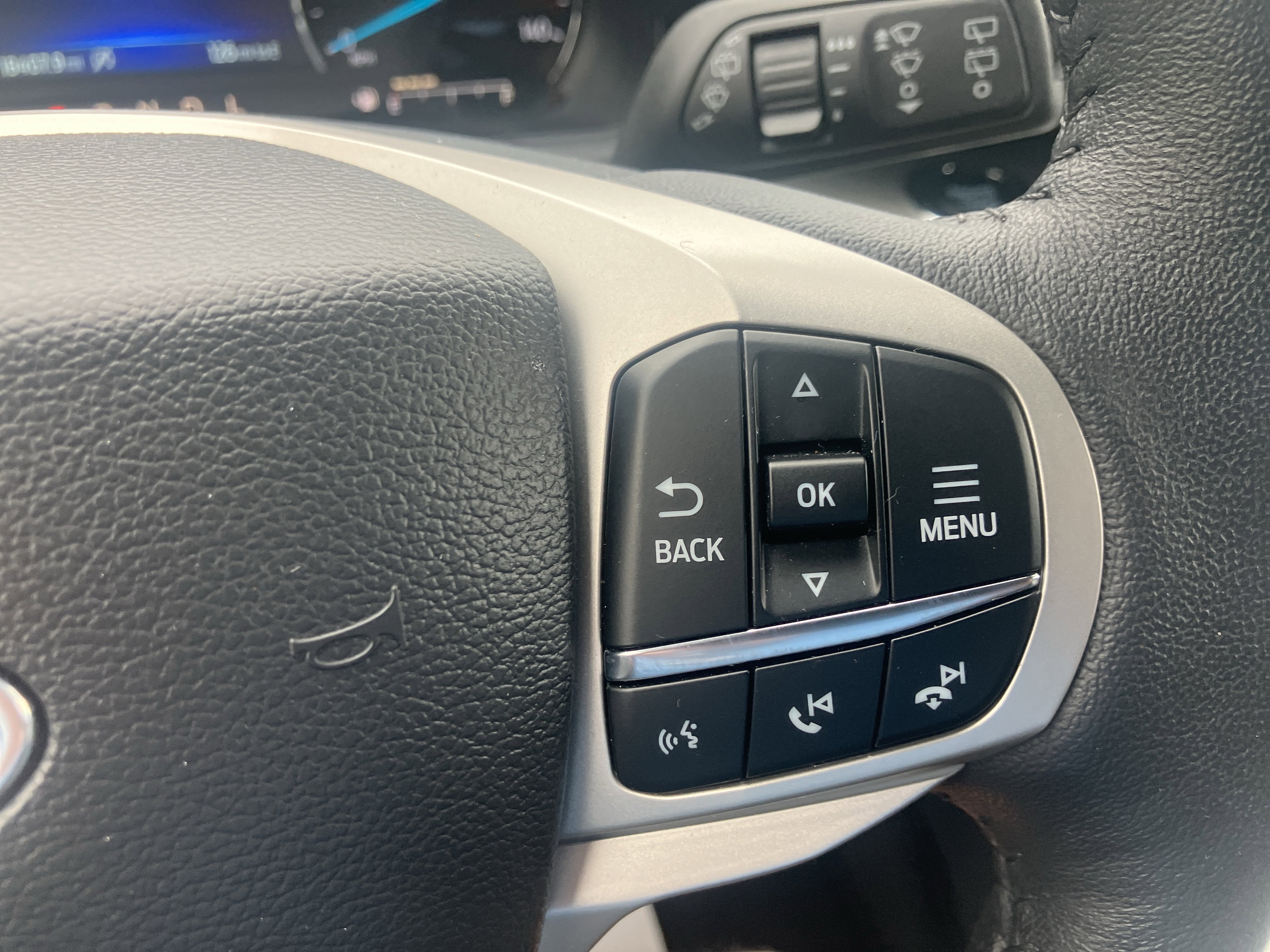 Used 2024 Ford Explorer XLT w/ Equipment Group 202A AWD/4WD image 25