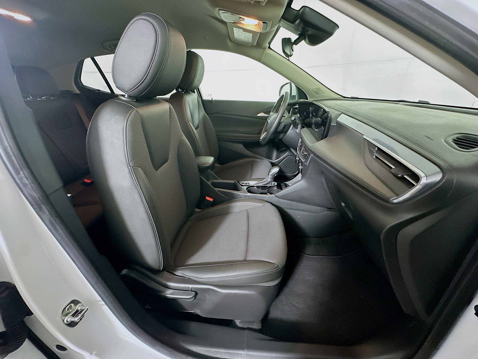 Used 2024 Buick Encore GX Preferred image 31