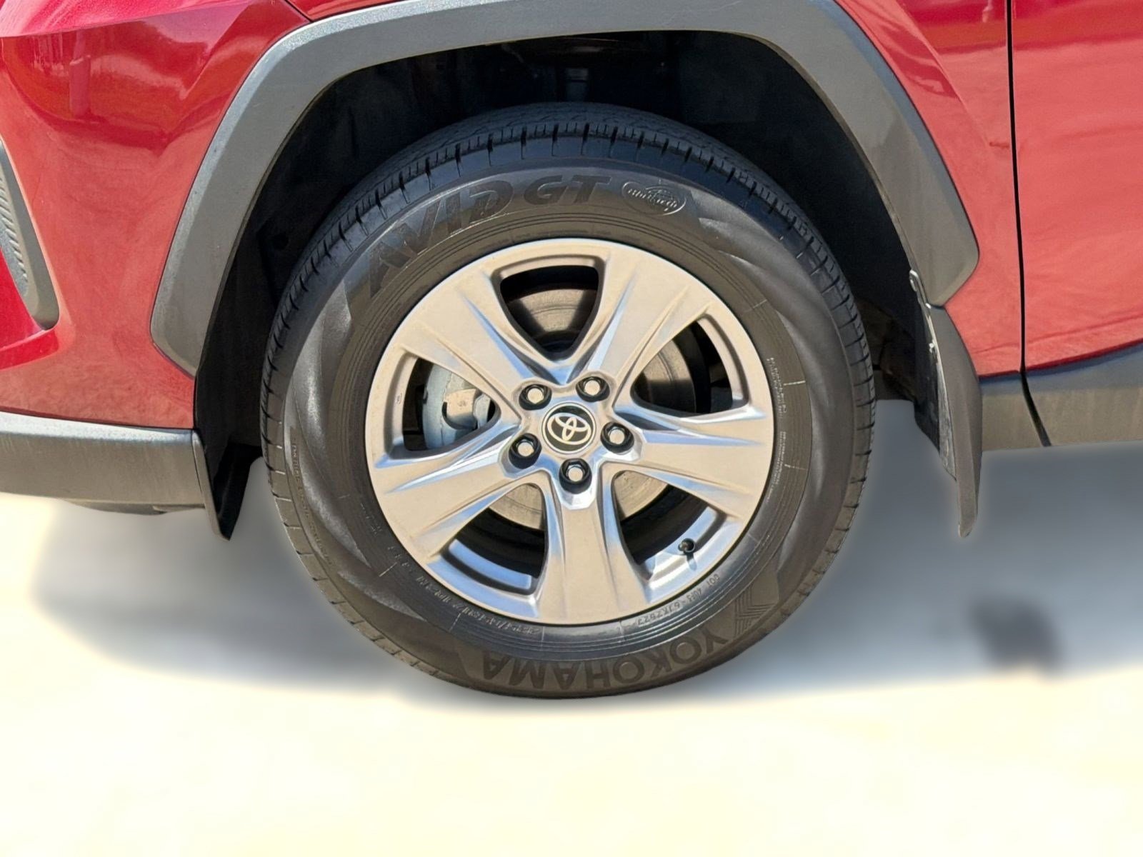 Used 2022 Toyota RAV4 XLE w/ Convenience Package image 12