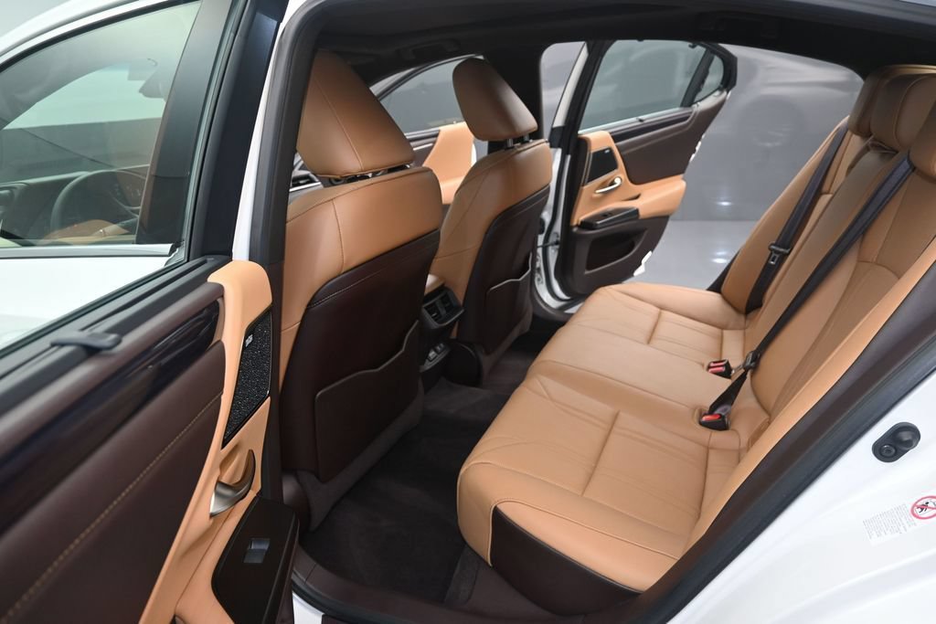 Used 2019 Lexus ES 350 Ultra Luxury w/ Accessory Package FWD image 12