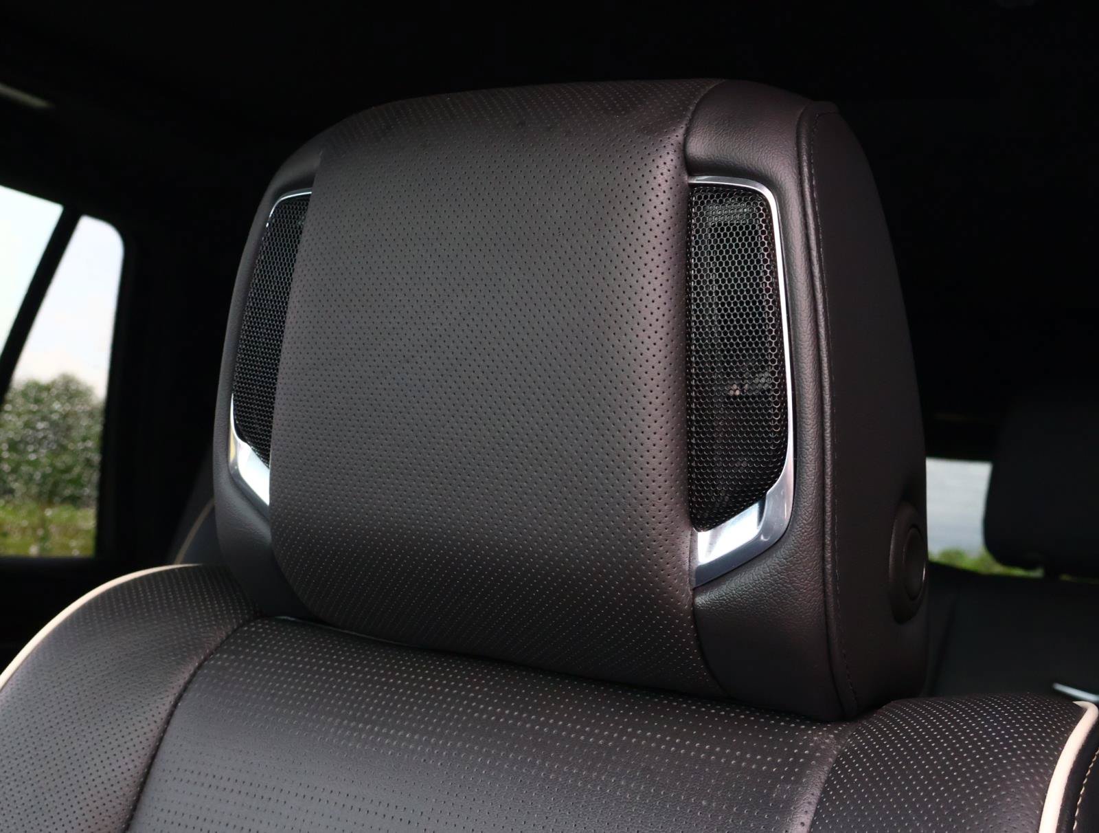 Used 2023 Cadillac Escalade Premium Luxury RWD image 16