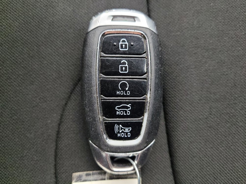 Used 2022 Hyundai Elantra SEL FWD image 32